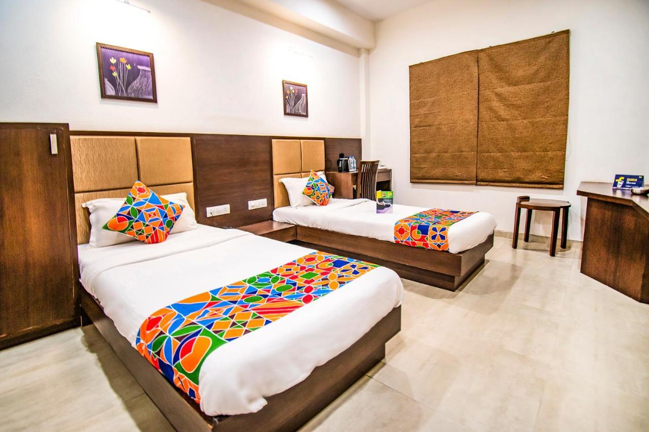 FabHotel Flora Vastral Ahmedabad Exterior foto